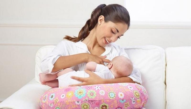 خطوات تفعلها الأم تؤكد شبع الطفل من الرضاعة الطبيعية
