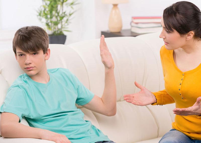 نصائح مهمة للتعامل مع ابنك المراهق بطريقة سليمة
