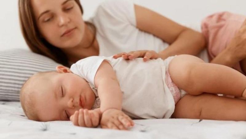 4 طرق تساعد طفلك على النوم عند الإصابة بنزلة البرد