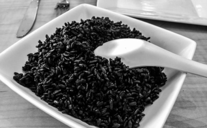 فوائد الأرز الأسود للبشرة