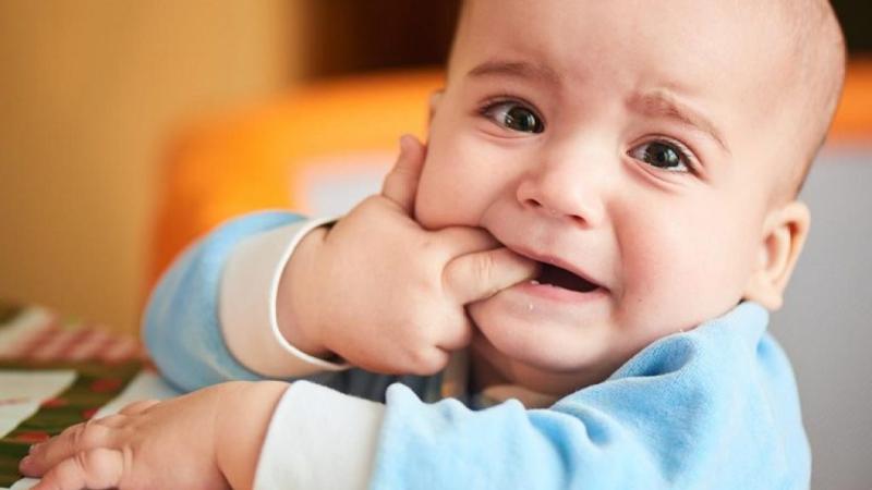 نصائح لتخفيف ألم التسنين عند الرضع