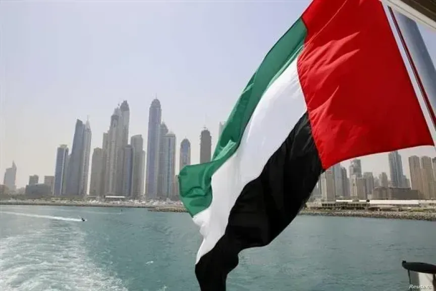 الإمارات تُدين بأشد العبارات استهداف ناقلة تابعة لأدنوك أثناء عبورها مضيق هرمز
