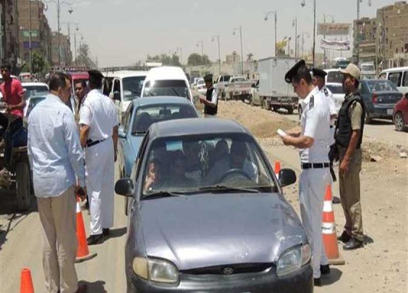 حملات مرورية لرصد المخالفات بمحاور القاهرة والجيزة