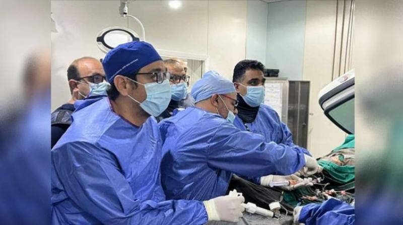 فريق جراحي بمستشفى كفر شكر ينقذ حياة شاب أصيب بكسر في الجمجمة