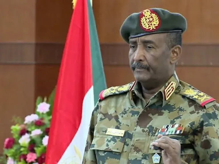 البرهان يصدر قرارات بتشكيل رئاسة هيئة أركان جديدة بالسودان