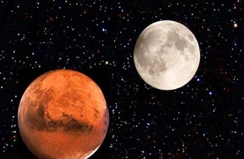 اقتران القمر بعملاق المجموعة الشمسية وعطارد