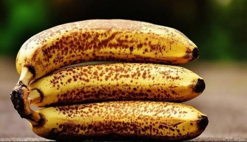 دراسة: البقع البنية في قشر الموز تحارب السرطان