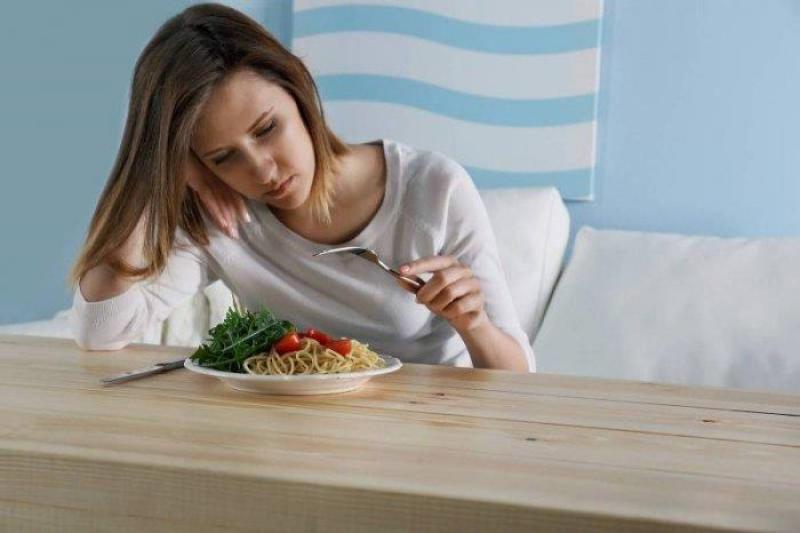 هل النساء الأكثر عرضة للإصابة باضطراب الأكل؟.. إليك الإجابة