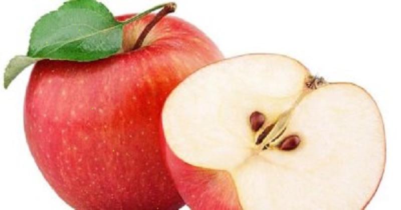 منها خفض الكوليسترول .. تعرف على فوائد التفاح