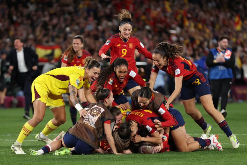 المنتخب الإسباني يفوز على نظيره الإنجليزي ويتوج بطلا لمونديال السيدات