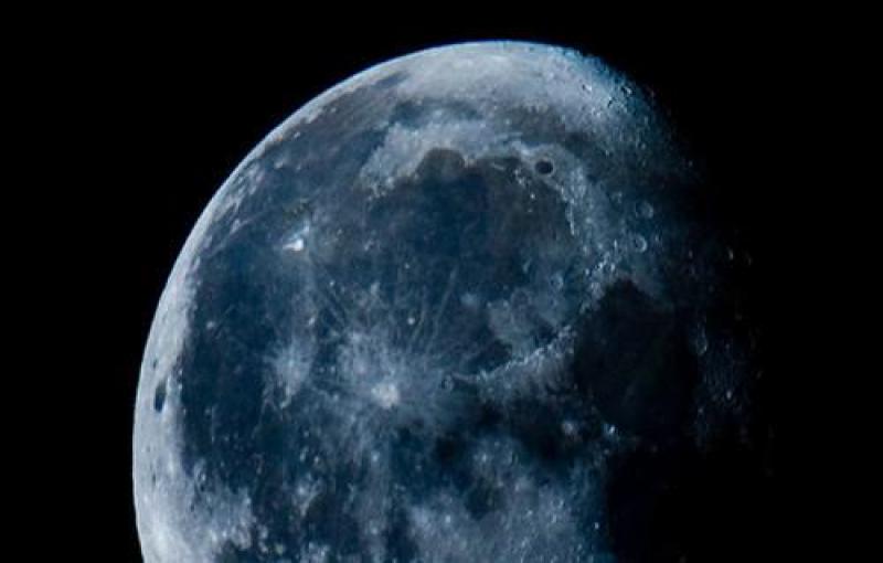 ”القمر مش هيكون أزرق”.. البحوث الفلكية تكشف تفاصيل ظاهرة القمر الأزرق العملاق
