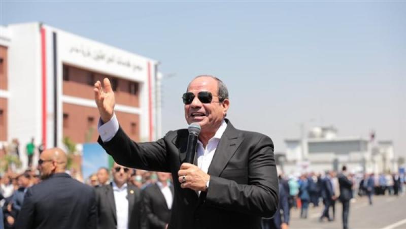 اتحاد عمال مصر: دون استقرار الأمن السياسي لن تتحقق كل هذه المشاريع.. وندعم السيسي