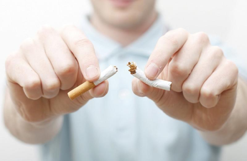 حسام موافي يُوجه نصيحة مهمة عند الإقلاع عن التدخين