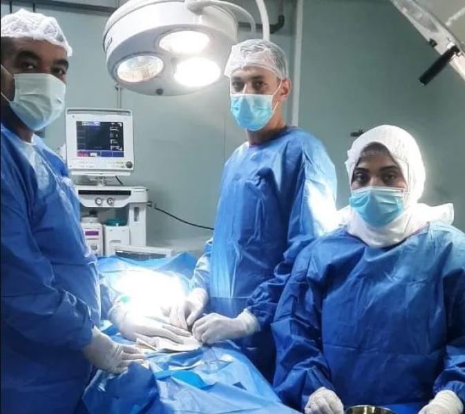 إنقاذ حياة سيدة بجراحة عاجلة في مستشفى كفر شكر التخصصي