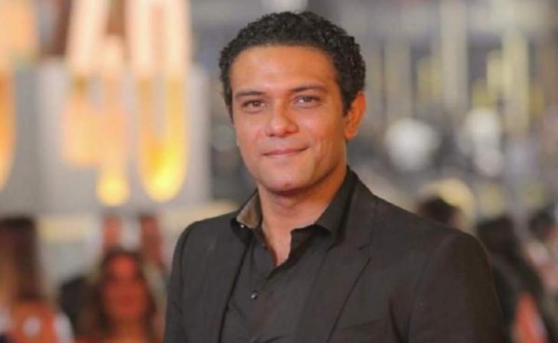 آسر ياسين يتعاقد على مسلسل الساعة 5 بدراما رمضان 2024