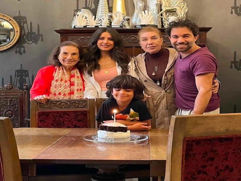 ريهام أيمن تحتفل بعيد ميلادها وسط عائلتها وأصدقائها| صور