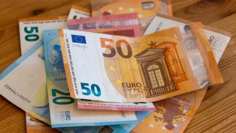 سعر اليورو مقابل الجنيه اليوم الإثنين في البنوك المصرية