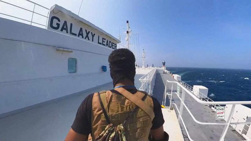 الحكومة اليمنية: اختطاف الحوثيين لسفينة في البحر الأحمر ”عملية إرهابية”