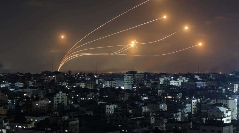 إسرائيل تعلن تجدد هجمات ”حماس” الصاروخية على تل أبيب