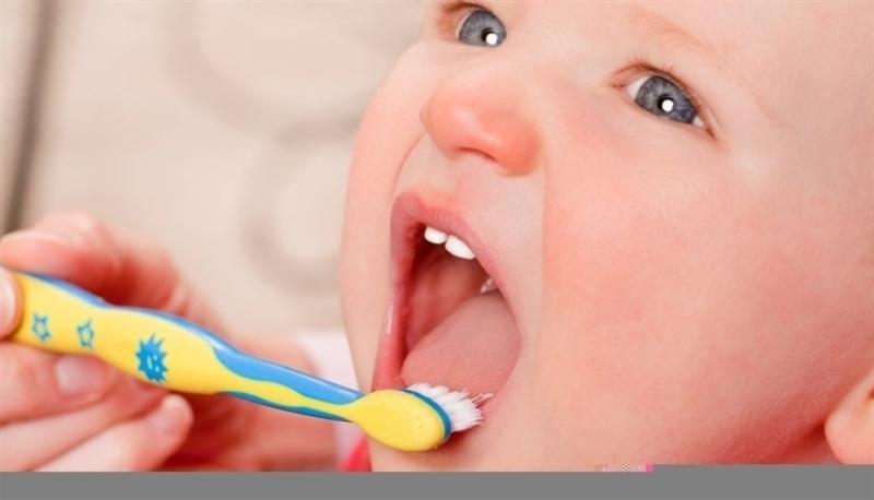 أسباب رائحة الفم الكريهة لدى الرضع.. معلومات مهمة