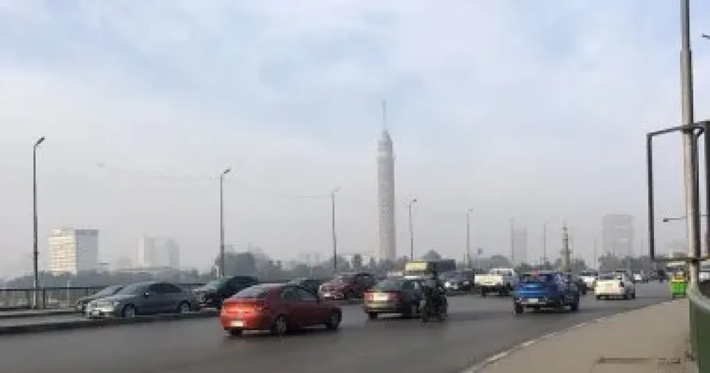 النشرة المرورية.. انتظام حركة السيارات وسيولة بمحاور القاهرة والجيزة