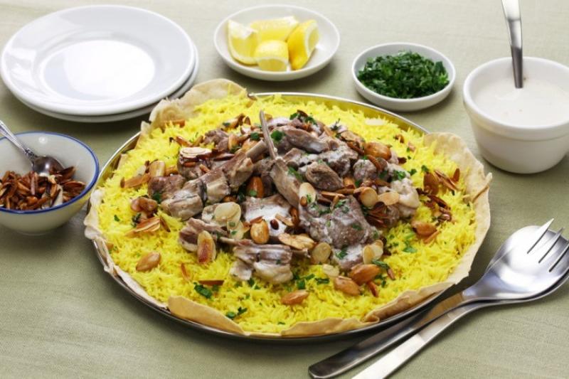 المطبخ العربي.. المنسف الأردني على الطريقة التقليدية