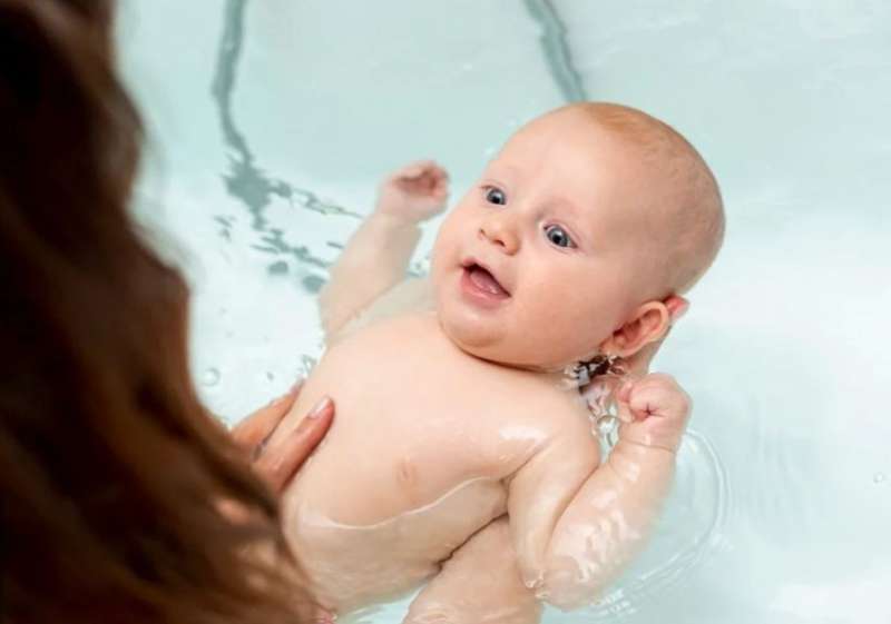 فوائد استحمام الأطفال الرضع 3 مرات أسبوعيا