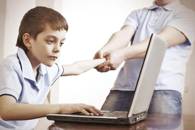 علامات تشير إلى إدمان الأطفال للألعاب الإلكترونية.. كيف تحميهم؟