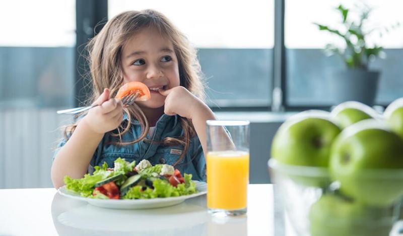 نصائح لتعليم طفلك عادات الأكل الصحية