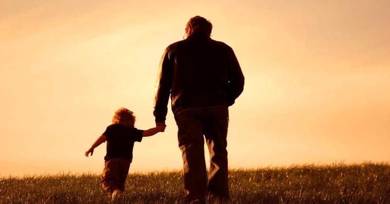 كيف يؤثره غياب الأب فى أبنائه؟