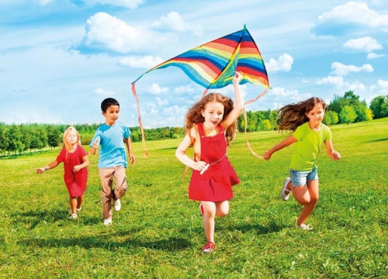 فوائد صحية للعب الأطفال في الهواء الطلق
