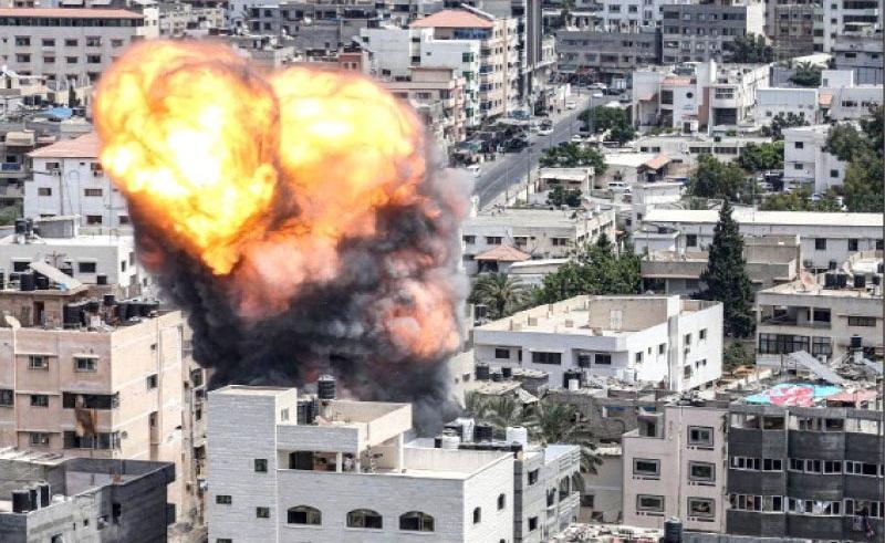مدفعية الاحتلال الإسرائيلي تستهدف المغراقة والزهراء وسط قطاع غزة