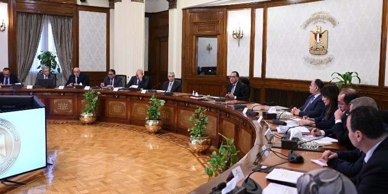 رئيس الوزراء يوجه «الإسكان» بسرعة العمل على سداد مستحقات وزارة الكهرباء