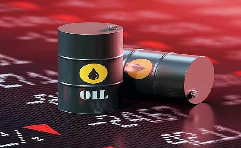 النفط يتماسك مع مراهنة المستثمرين على قلة الإمدادات