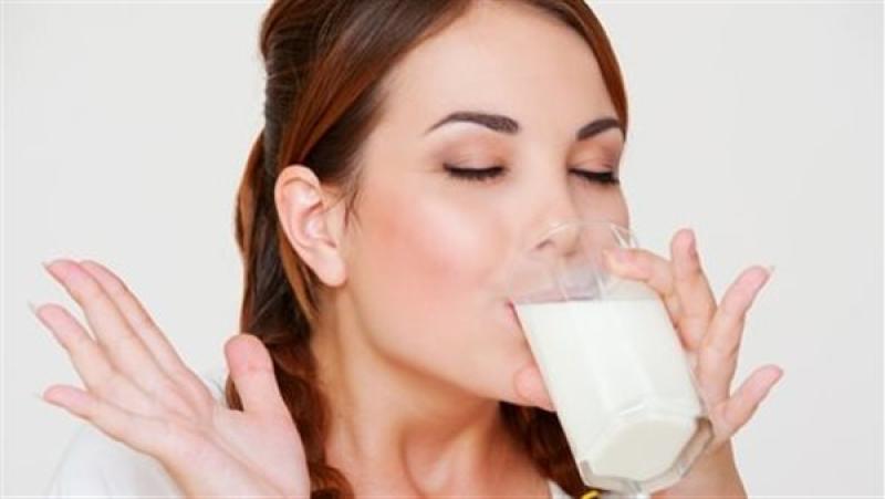 ماذا يحدث للجسم عند الامتناع عن تناول الحليب؟.. طبيبة تكشف مفاجأة