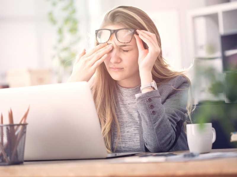 5 خطوات للحفاظ على صحة عينيك من ”متلازمة رؤية الكمبيوتر”
