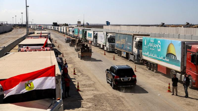 القاهرة الإخبارية: معبر رفح يعمل بأقصى طاقة له في عيد الفطر لإيصال المساعدات لقطاع غزة