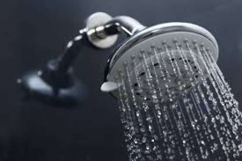 كيف يؤثر الاستحمام بالماء الساخن على المرأة الحامل والجنين؟
