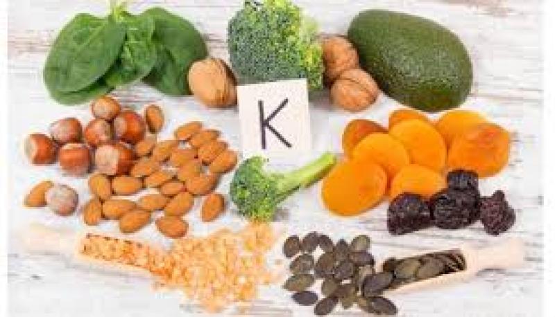 5 أطعمة غنية بفيتامين K لصحة القلب والعظام