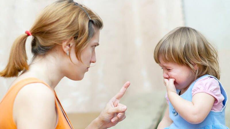 8 أخطاء تربوية تؤثر على طفلك في المستقل
