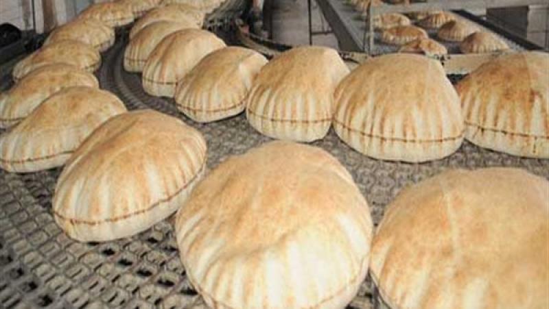 موعد تطبيق خفض سعر رغيف الخبز السياحي في الأسواق