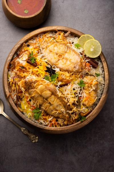 المطبخ العربي.. طريقة تحضير كبسة السمك بالأرز البسمتي