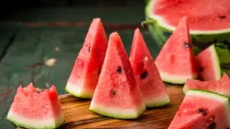 خطورة تناول البطيخ في فصل الصيف