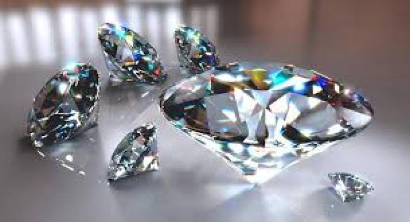 خبير اقتصادى يكشف السر وراء انتشار الماس الصناعى عالميًا