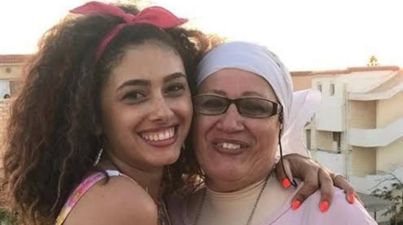 وفاة والدة الفنانة ريم أحمد.. ومحمد صبحي ينعيها