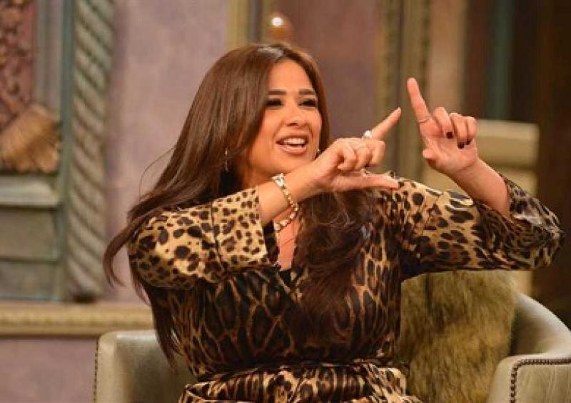 ياسمين عبدالعزيز: كنت برفض آخد مصروف من جوزي