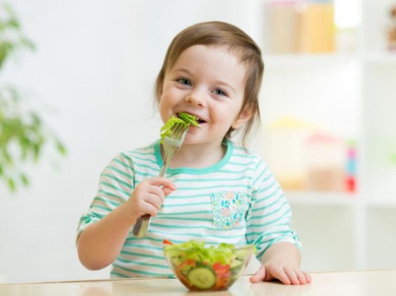 16 نصيحة تساعدك على زيادة شهية الطفل