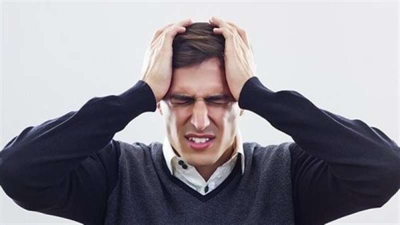 غير العصبية .. 8 سلوكيات وأعراض تسبب صداع التوتر
