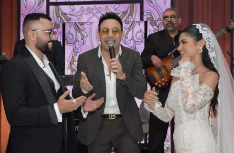 مصطفى قمر يتألق في حفل زفاف ابنة سامح يسري