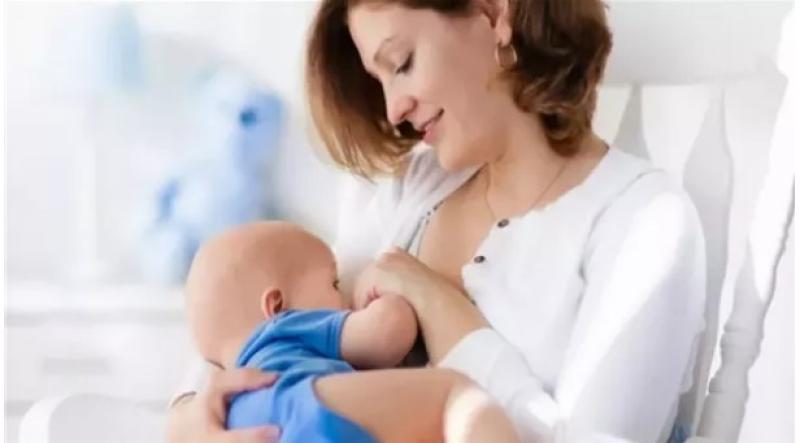 فوائد الرضاعة الطبيعية للطفل والأم.. ”مفاجأة”